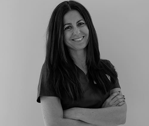 dentist specialized in dental implants abroad