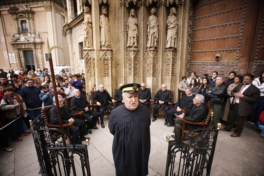 Valencia reunión del tribunal de las aguas